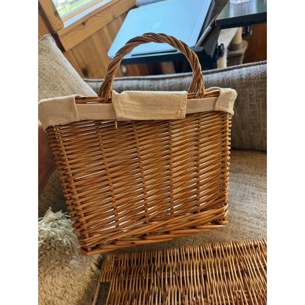 Williams Sonoma Wicker Storage Picnic  Bread Gift Basket Kitchen Decor